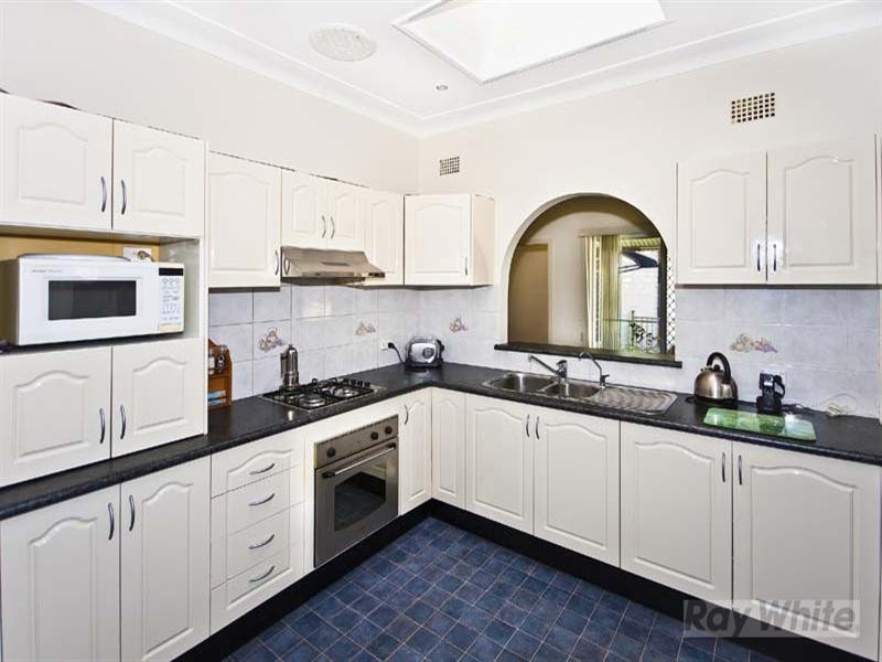 11 Edward Street, Guildford West NSW 2161