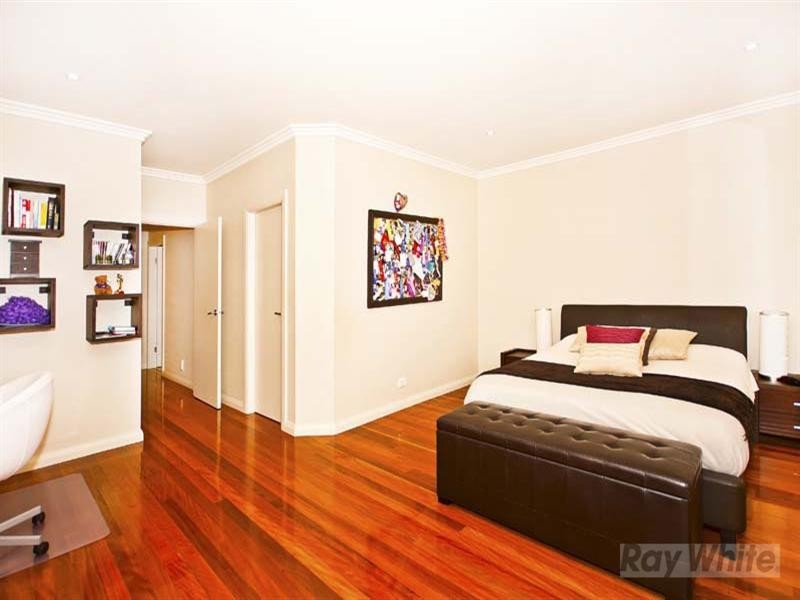 14 Lanceley Place, Abbotsbury NSW 2176