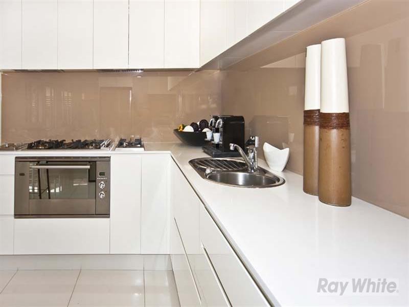 14 Lanceley Place, Abbotsbury NSW 2176