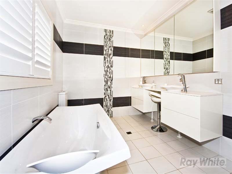 14 Lanceley Place, Abbotsbury NSW 2176