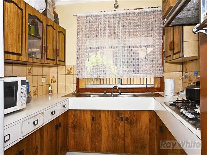 5 Burramy Close, Bossley Park NSW 2176