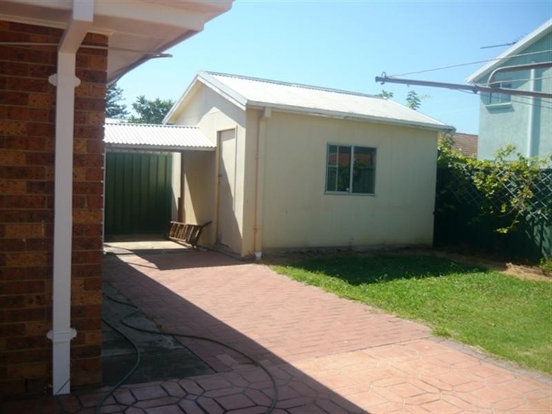 18 Lachlan Street, Bossley Park NSW 2176