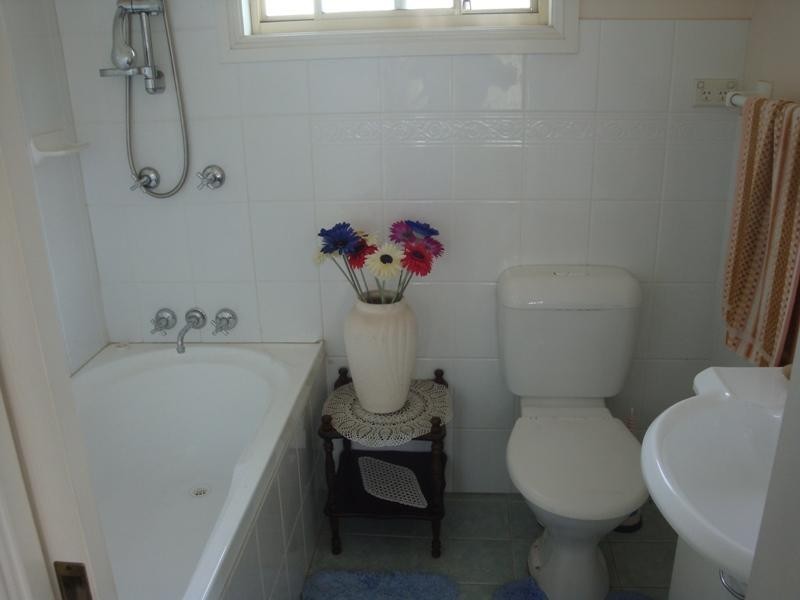 28 Moonshine Avenue, Cabramatta West NSW 2166