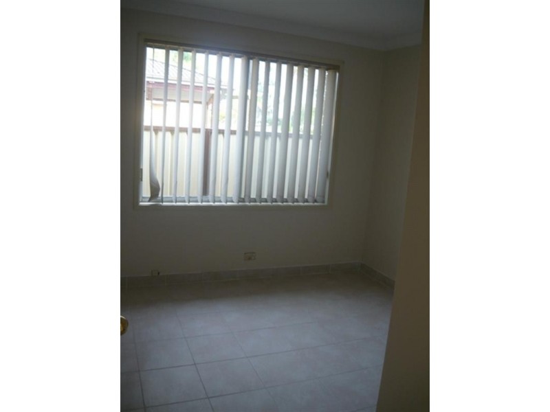 42 Glenfern Crescent, Bossley Park NSW 2176