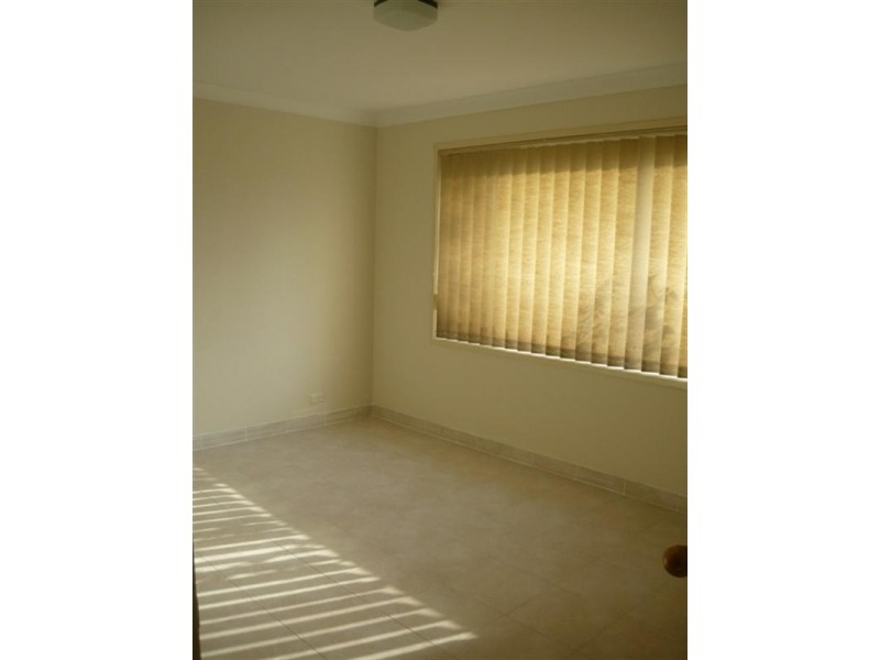 42 Glenfern Crescent, Bossley Park NSW 2176