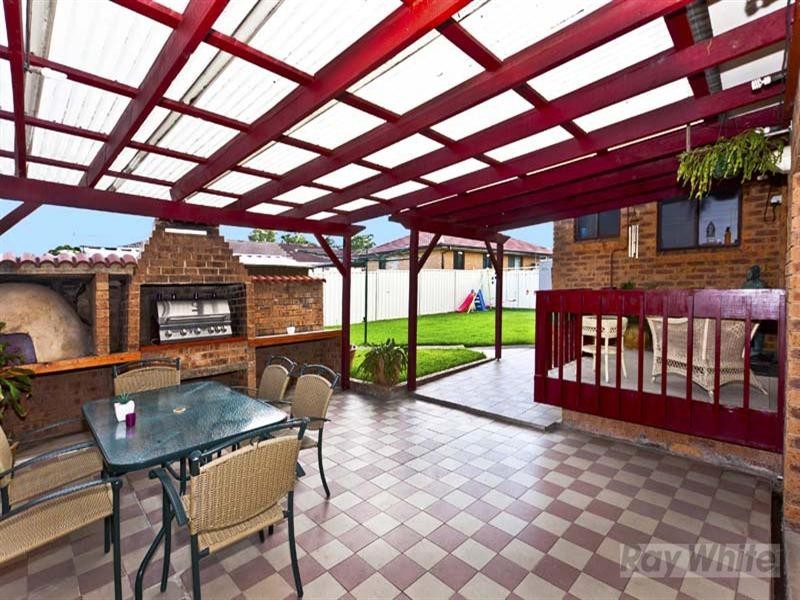 50 Greenfield Road, Greenfield Park NSW 2176