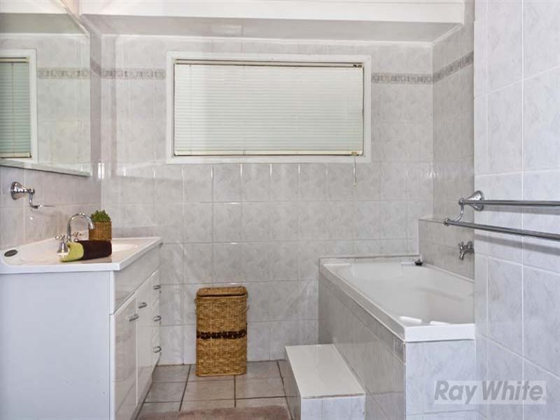 120 Quarry Road, Bossley Park NSW 2176