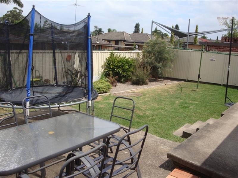 120 Quarry Road, Bossley Park NSW 2176