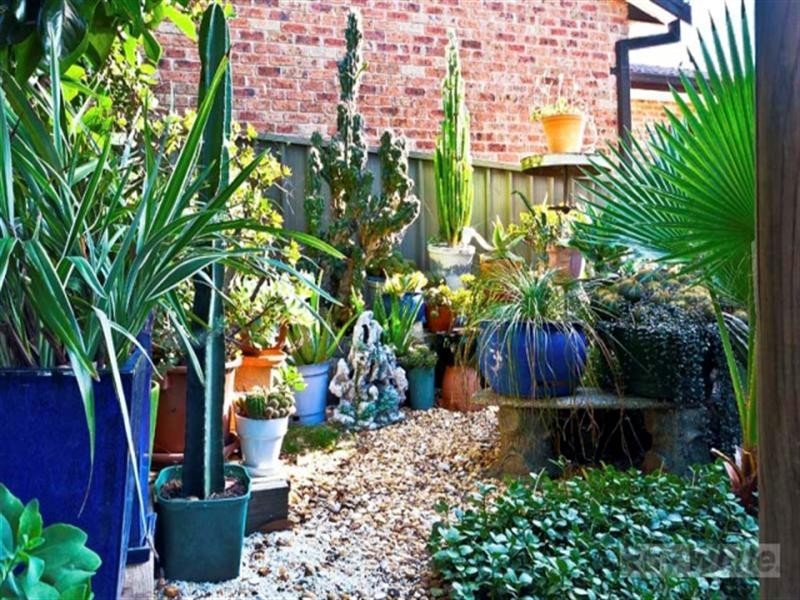 15 Dixon Street, Abbotsbury NSW 2176