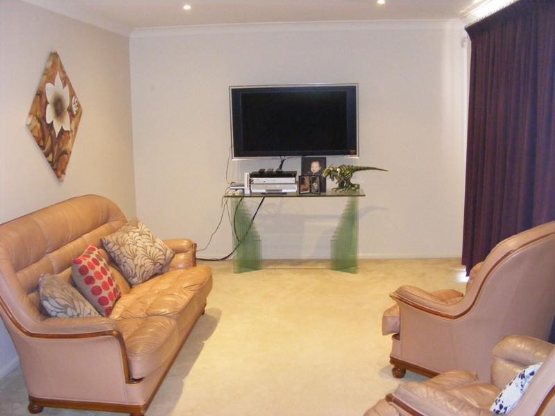 8 Bayly Street, Minchinbury NSW 2770