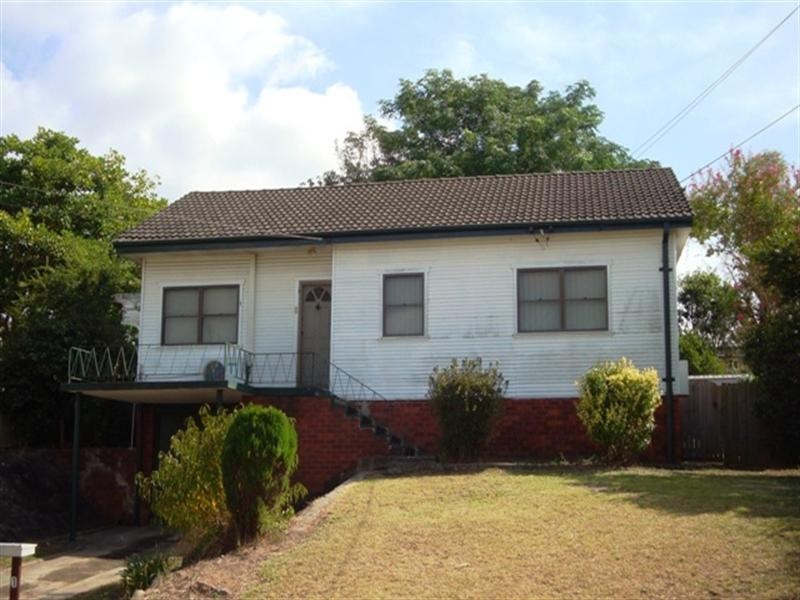 1 Adina Close, Fairfield West NSW 2165