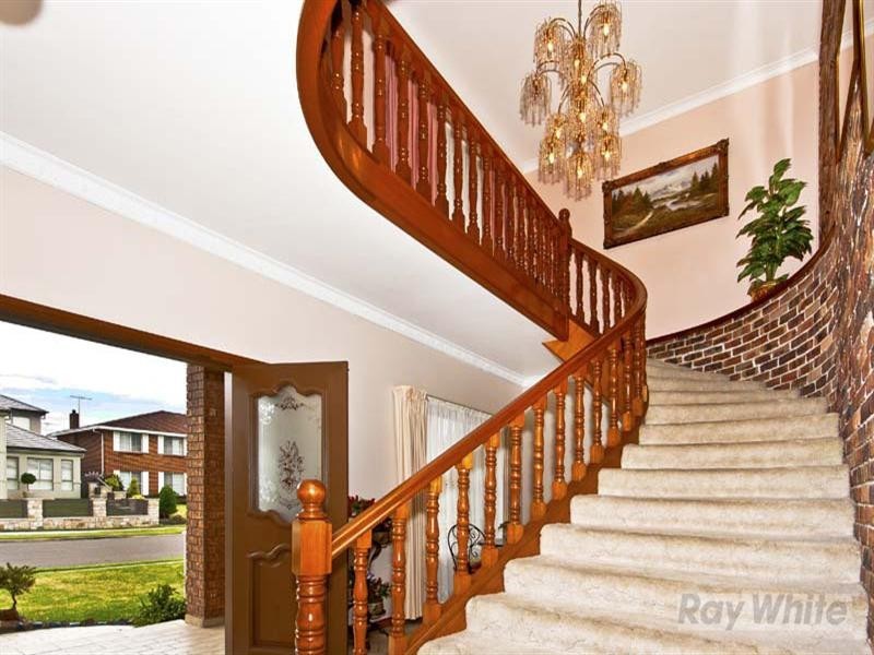 8 Cootha Close, Bossley Park NSW 2176