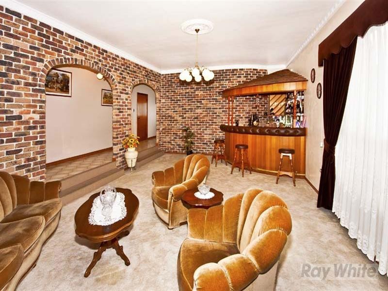 8 Cootha Close, Bossley Park NSW 2176