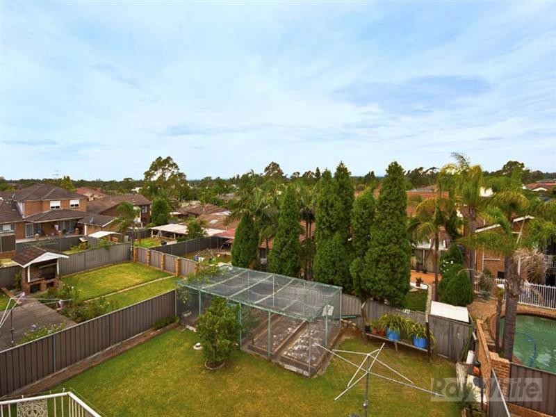 8 Cootha Close, Bossley Park NSW 2176