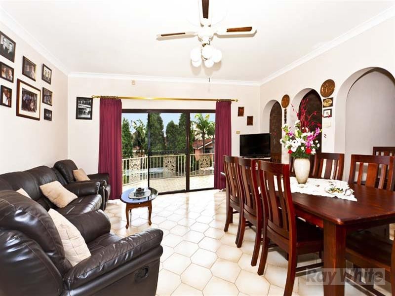 8 Cootha Close, Bossley Park NSW 2176