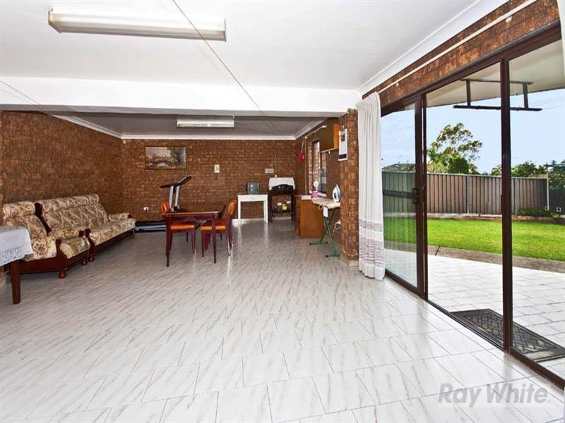 8 Cootha Close, Bossley Park NSW 2176