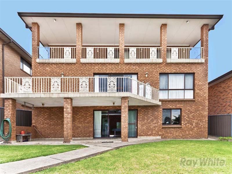 8 Cootha Close, Bossley Park NSW 2176