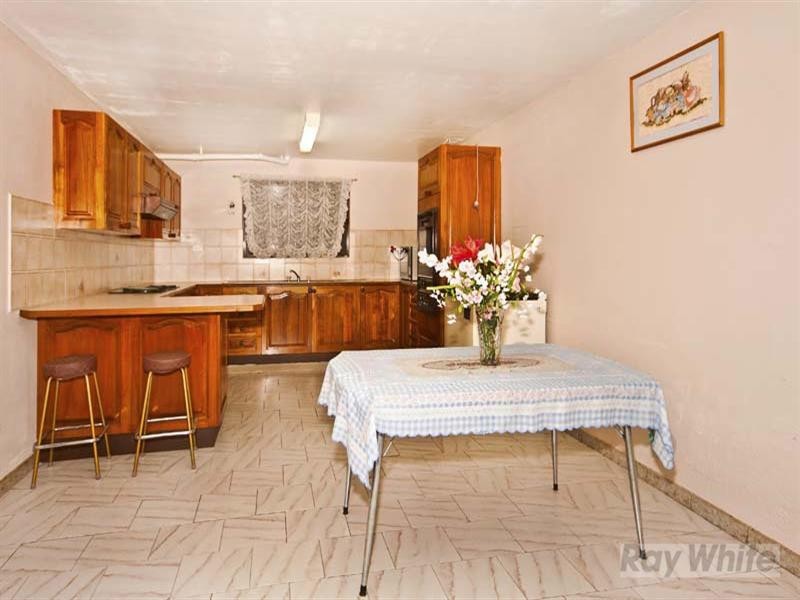 8 Cootha Close, Bossley Park NSW 2176