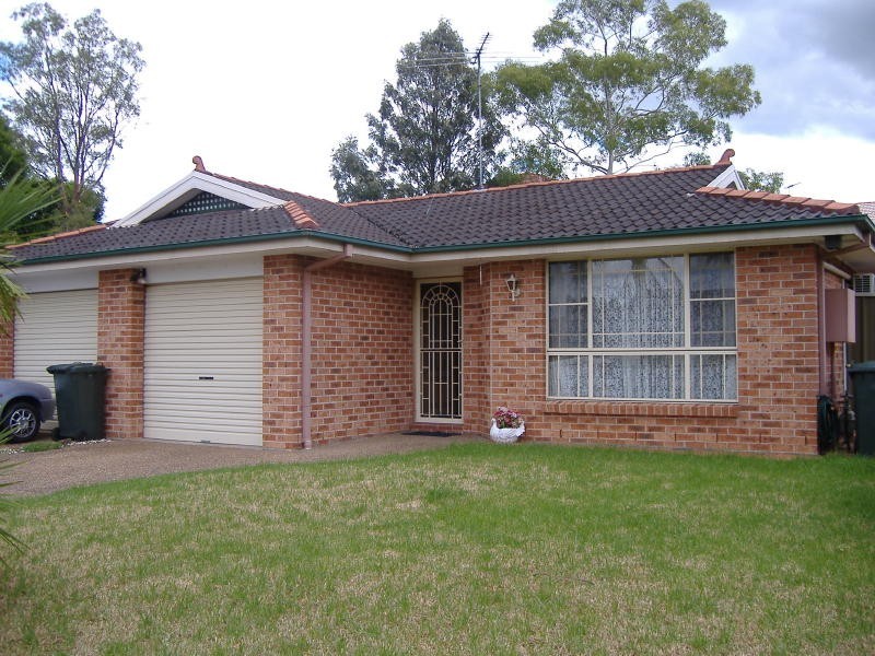 8 Flack Close, Edensor Park NSW 2176