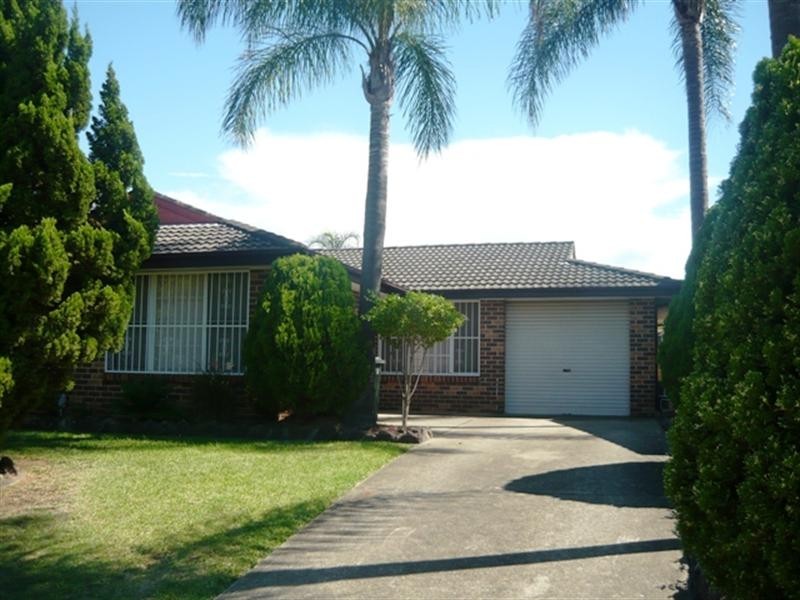 13 Lily Street, Wetherill Park NSW 2164