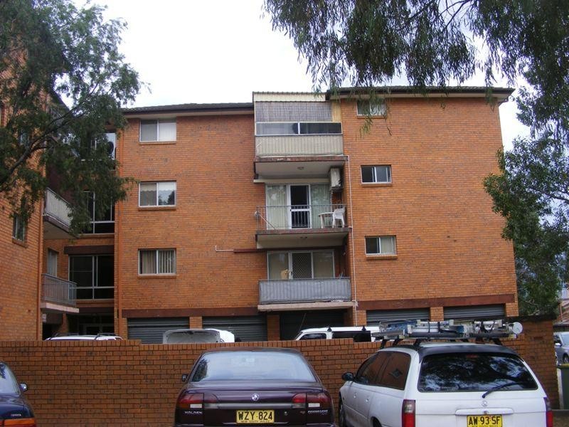 2/66 Sackville Street, Fairfield NSW 2165