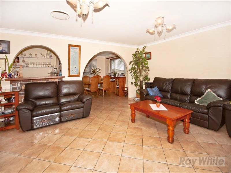 2 Naman Place, Bossley Park NSW 2176