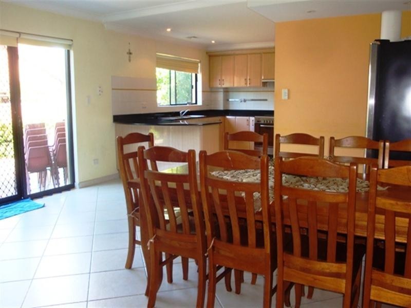 4 Rabaul Close, Bossley Park NSW 2176