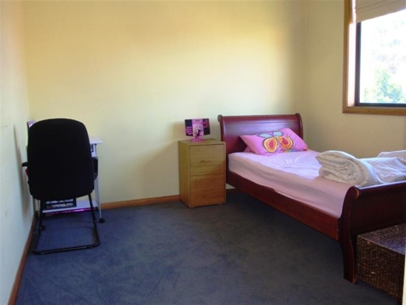 4 Rabaul Close, Bossley Park NSW 2176