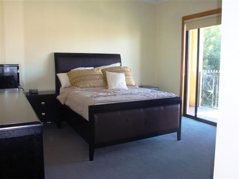 4 Rabaul Close, Bossley Park NSW 2176