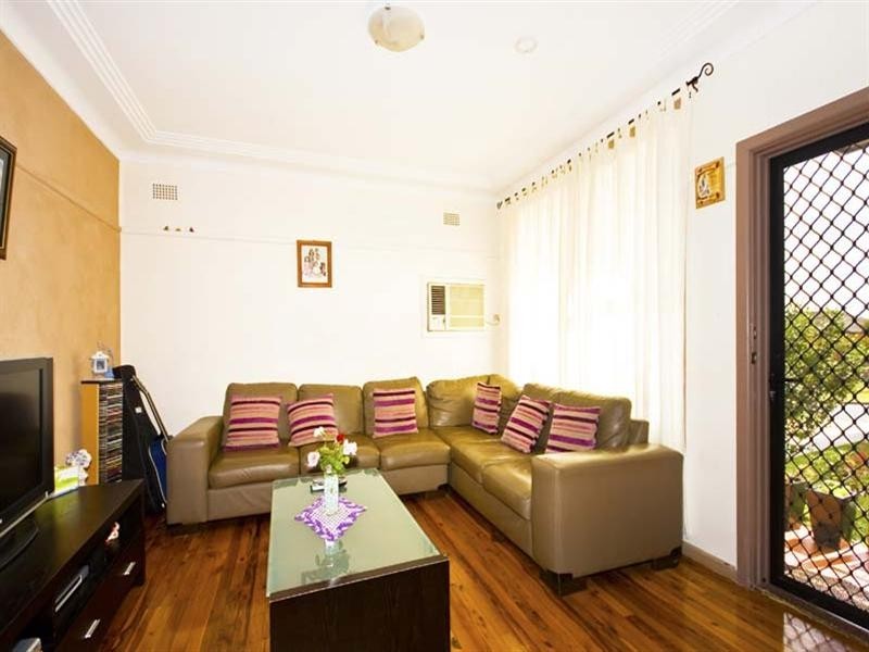 28 Neerini Avenue, Smithfield NSW 2164