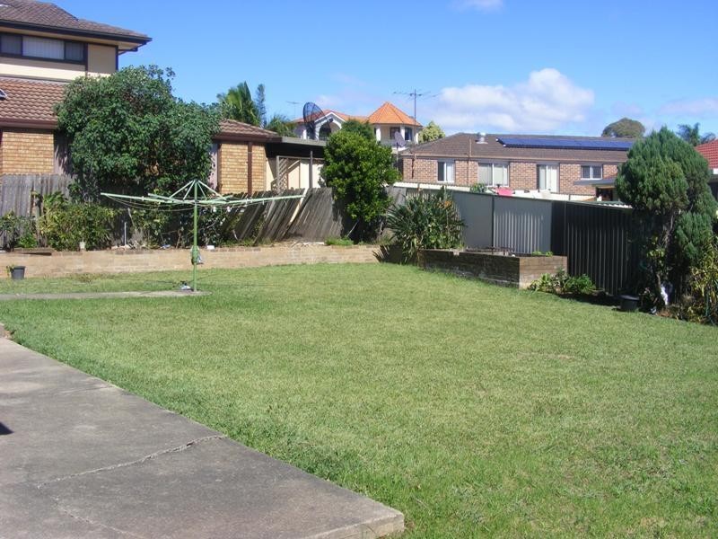 10 Aramon Close, Edensor Park NSW 2176