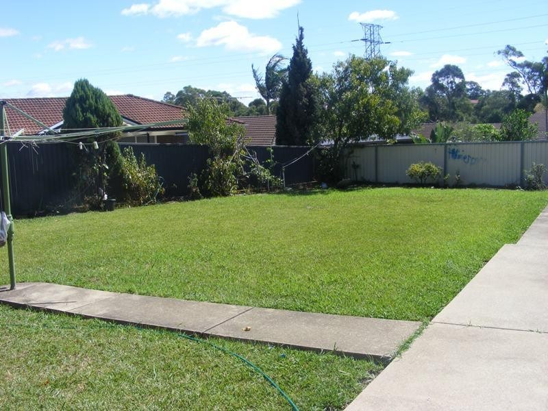 10 Aramon Close, Edensor Park NSW 2176
