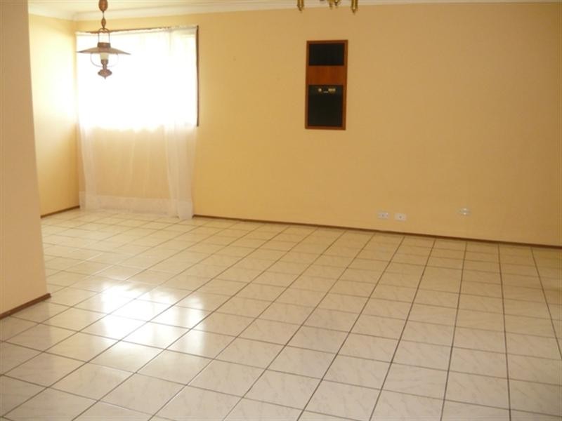 27 Hornet Street, Greenfield Park NSW 2176