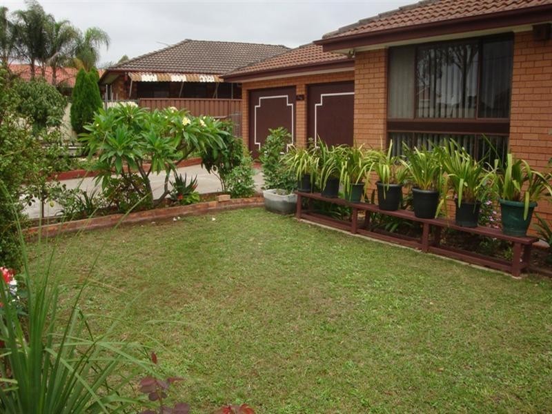 41 Curran Street, Prairiewood NSW 2176