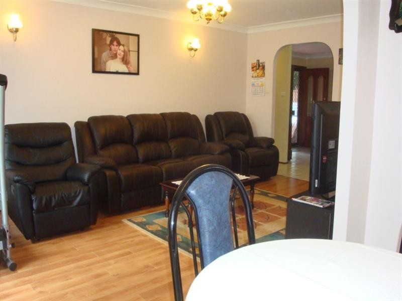 41 Curran Street, Prairiewood NSW 2176