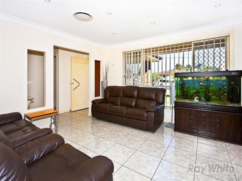 24 Hamersley Street, Fairfield West NSW 2165