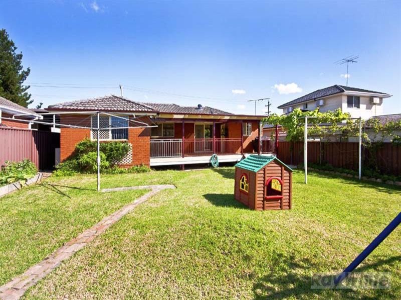 24 Hamersley Street, Fairfield West NSW 2165