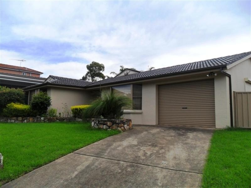 4 Glen Osmond Crescent, Bossley Park NSW 2176