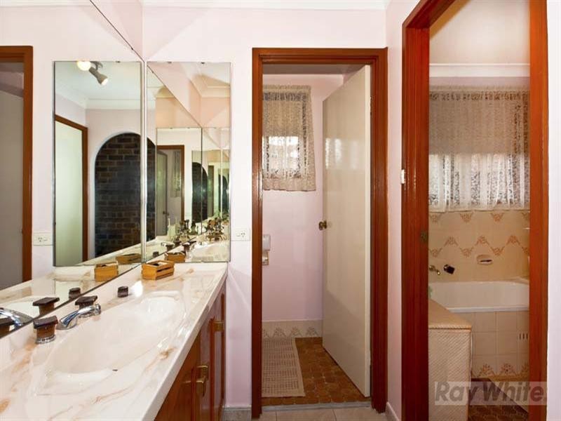 13 Albany Close, Wakeley NSW 2176