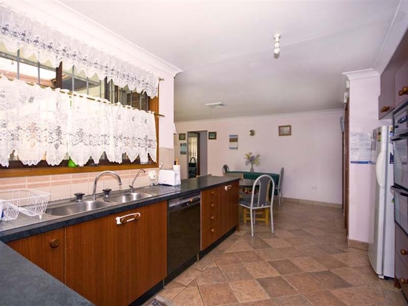 42 Castlereagh Street, Bossley Park NSW 2176