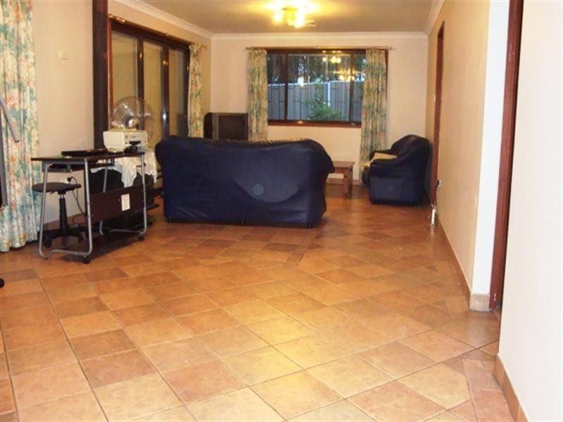 42 Castlereagh Street, Bossley Park NSW 2176