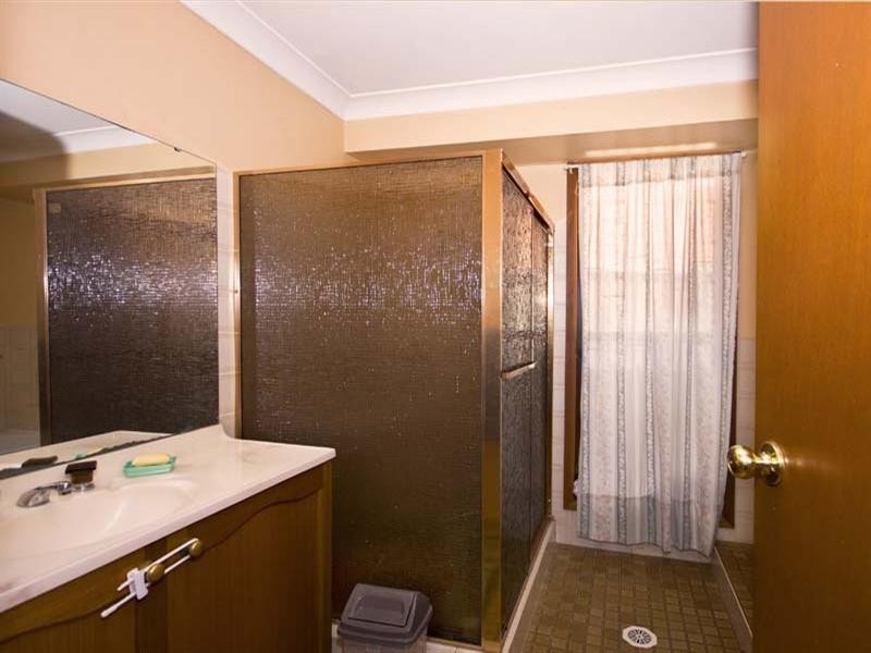 42 Castlereagh Street, Bossley Park NSW 2176