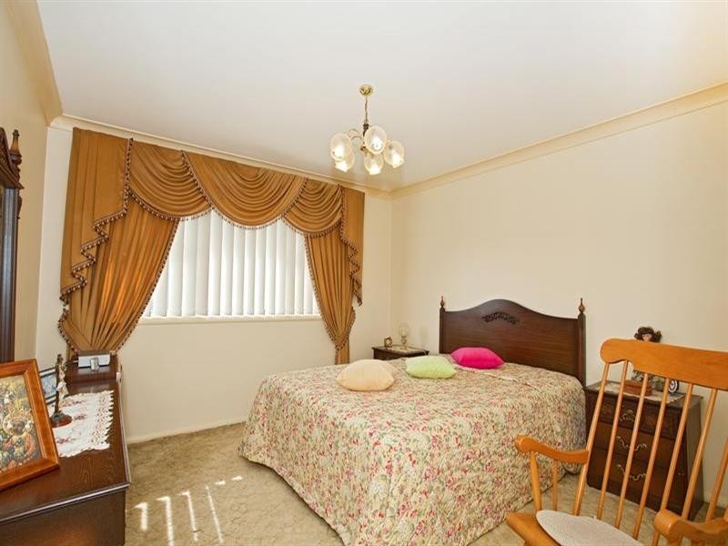 10 Fitzroy Close, St Johns Park NSW 2176