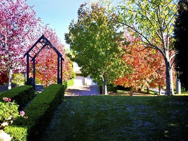 12 Lanceley Place, Abbotsbury NSW 2176