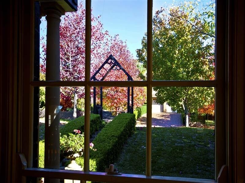 12 Lanceley Place, Abbotsbury NSW 2176