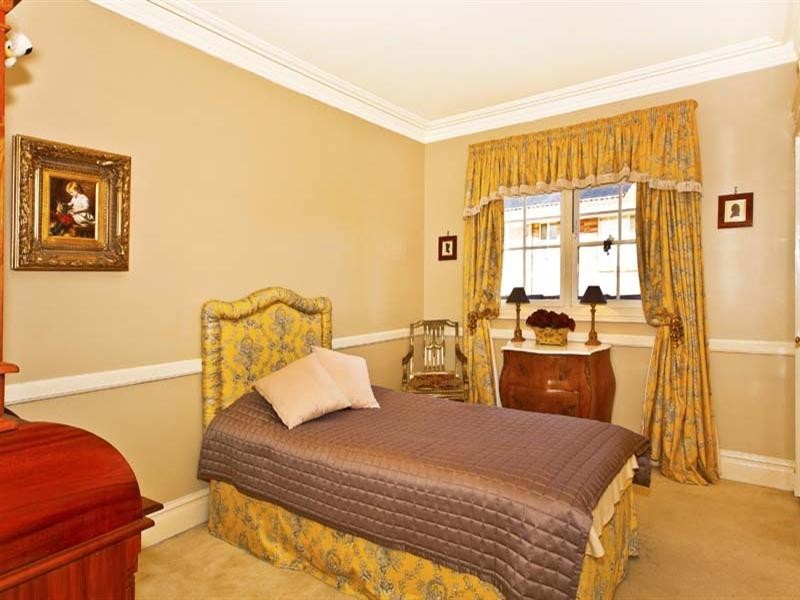 12 Lanceley Place, Abbotsbury NSW 2176