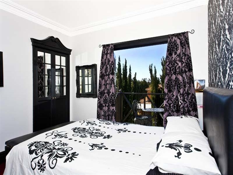 12 Lanceley Place, Abbotsbury NSW 2176