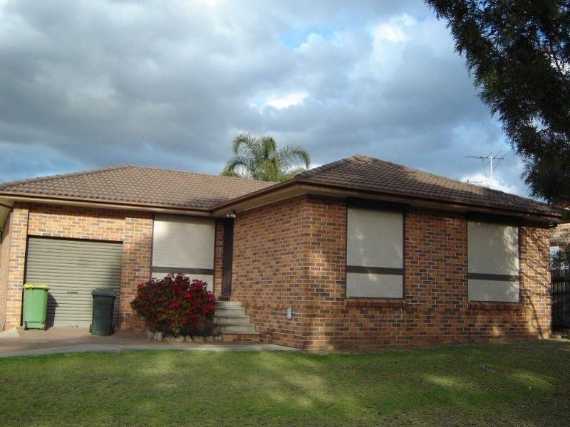 12 Kingfisher Avenue, Bossley Park NSW 2176