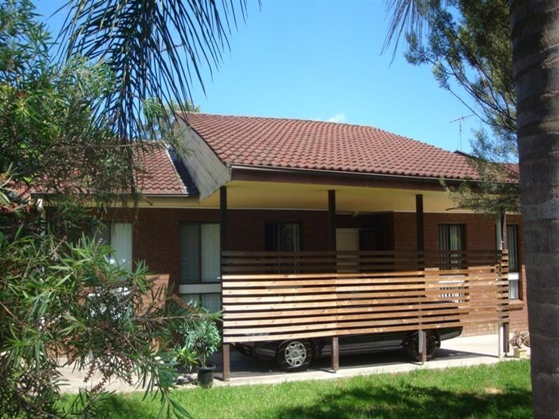 1 Moonlight Road, Prairiewood NSW 2176