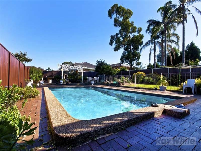 5 Falklands Avenue, Bossley Park NSW 2176